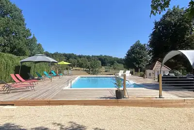 Image de Stylish complex - perfect for friends and families gatherings of up-to 24