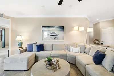 Image de Luxury Coastal Living in a Resort-Like Golf and Tennis Community