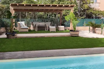 Image de Maison a avec piscine entre mer et village 20mn a pieds aussi de Aqualand