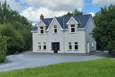 Image de Quiet private house 5 minutes drive from Ennis.