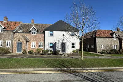 Image de Stunning Coastal Cottage - Sleeping 8 in 4 Bedrooms - Pool and Beach Access Included.