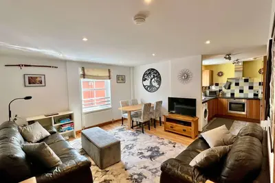 Image de Inverness city centre! Quiet and spacious family-sized apartment w/lift