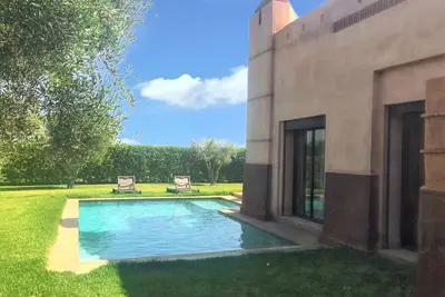 Image de Homerez - Villa élégante à Marrakech avec piscine privée.