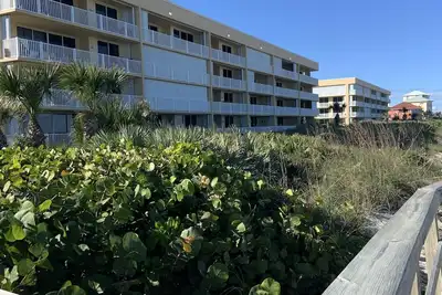 Image de Ocean front Top Floor Condo with wrap around deck