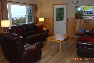 Image de The Hill House offers a great view, plus it's close to town and dog friendly!