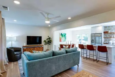 Image de Contemporary Stylish Home btw Dwtn Savannah&Tybee!