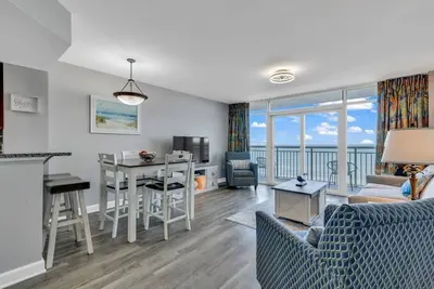 Image de Ocean View 1br Condo with Private Balcony