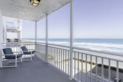 Image de Oceanfront Getaway - 2 Bedroom Condo with Beach Views!