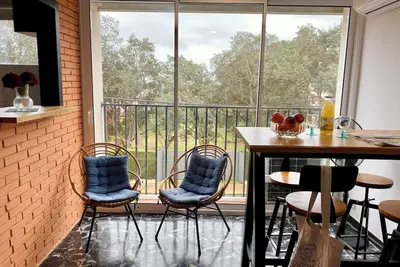 Apartamento Para Parejas Reformado con Piscina y Wifi