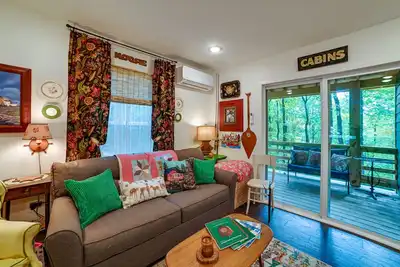 Image de Tennessee Escape w\/ Hot Tub & Fire Pit!