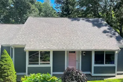 Image de Large Ocean Edge House - Sleeps 8. Pools, Pickleball & Golf