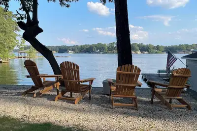 Image de The Cabin On Dogwood - A cozy 1950's Cabin on Lake Jordan, Alabama