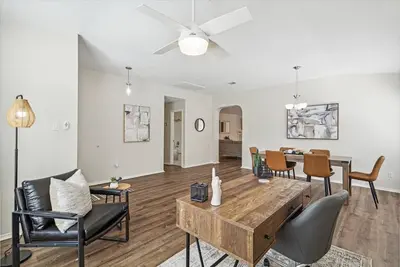 Image de Tch - 4br\/2ba Home in Sachse - E