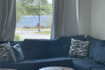 Image de Mystic River view and Centrally located to enjoy all Mystic has to offer.