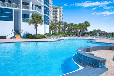 Image de Oceanfront Resort | Beachside & Indoor Pool, Hot Tub | Palacio 804 | My Beach Getaways
