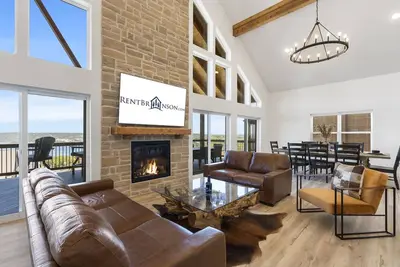 Image de Labor Day Open, Table Rock Lake Views, Hot Tub, Three Fireplaces, Cmty Pool, Game Room