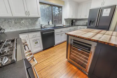 Image de Sunriver Getaway, close to Ft. Rock/River/Bike Paths -Rog07