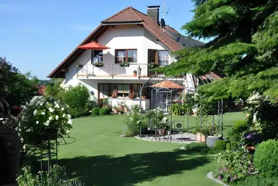 Image de Appartement 'Ferienwohnung Im Rosengarten' avec balcon et Wi-Fi