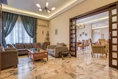 Entire rental unit is available to you hosted by Sarah in Badaro. Enjoy!