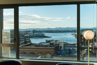 Image de New! Ocean and Mountain View King Suite
