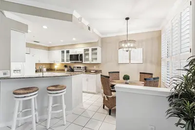 Image de Desired Pelican Landing First Floor Coach Home