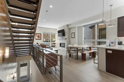 Welcome to Your Alpine Escape!