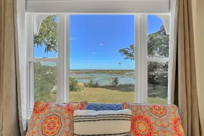 Image de Historic Home w/ Stunning Water Views on Wilmington Island by Lucky Savannah