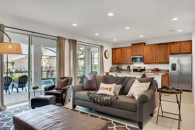 Elegant 5bd 5bh at Encore