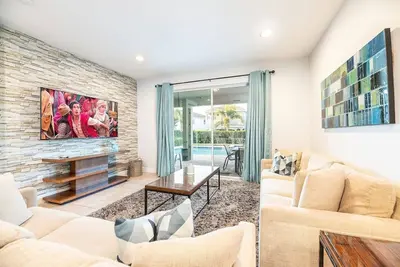 Adorable 6bd 5bh at Encore