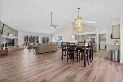 Image de Lakefront Oasis! Golf Nearby - Private Dock - Dogs