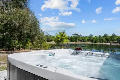 Image de Your Dream Lakefront Fully Loaded Escape Awaits