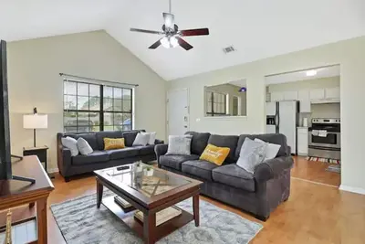 Image de Charming and bright ranch home\n