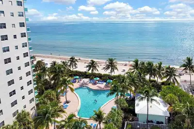 Image de Direct access to beach and heated pool at The Tides