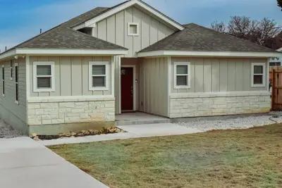 Image de Quiet and Cozy Canyon Lake Home only minutes from the Lake and Amenities!