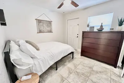 Image de Stylish Apartment centrally located near Beach & Downtown St. Petersburg