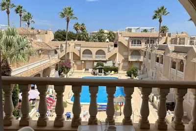 Image de Lovely 3 Bed Duplex: 3 balconies, community pool, 5 min walk to the beach & bars