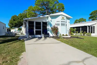 Image de Sunlit Sarasota Cottage w/ Screened Porch!