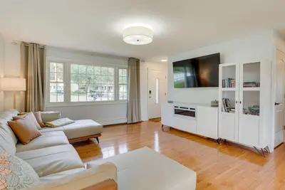 Image de Charming West Haven Home - Walk to Beach!