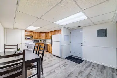 Image de Orem Lower Level Apartment w\/ Hot Tub access! 6 minutes to Provo Canyon