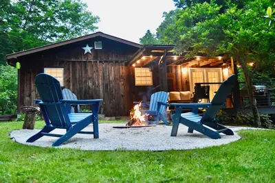 Image de Quiet Creek Cabin: Cozy Retreat with Hot Tub in the heart of Daniel Boone Forest