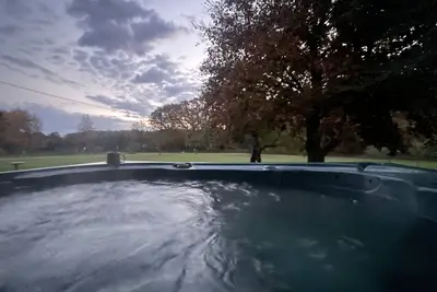 Image de Farmhouse-hot tub, king beds, pet friendly, skiing, ORVing, hunting & golfing.
