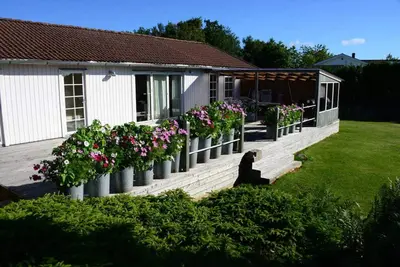 Image de Large holiday home 400 meters from the sea