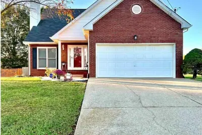 Image de 4-bedroom vacation home 16 minutes from Austin Peay State University