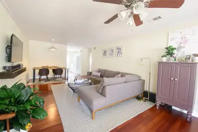 Image de Comfy Chic Condo with Parking