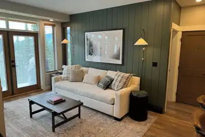 Image de SunSlope | New 2 Br Ski In/Ski Out Designer Home w/ Ev Charger & Private Hot Tub