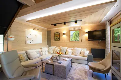 Image de Chalet spacieux + jacuzzi |  Téléphérique à 500 m