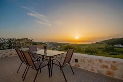 Image de Maison de vacances 'Iliovasilema' avec vue sur la mer, Wi-Fi et climatisation