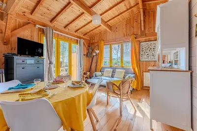 Image de Chalet 'Cabane Sarah' avec terrasse privée, jardin privé et Wi-Fi