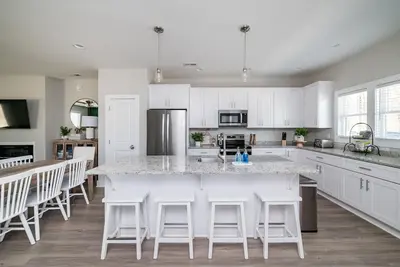 Image de The Common House - 7 min to Lu, Family Friendly, Great Location, sleeps up to 8!