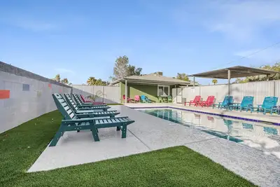 Image de Biltmore Boujee Bungalow w/Fenced Yard, Heated Pool, 55\" Smart Hd TVs, Fast WiFi